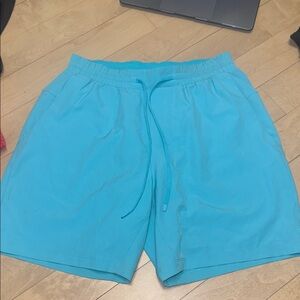 Lululemon Channel Cross Short 7"